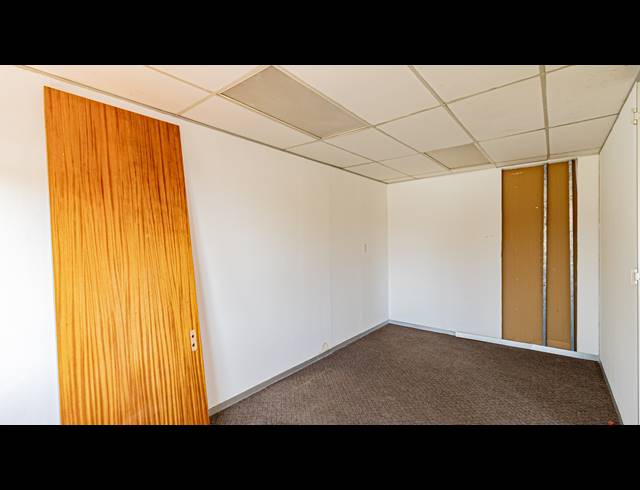 154M² OFFICE TO LET IN FERNDALE